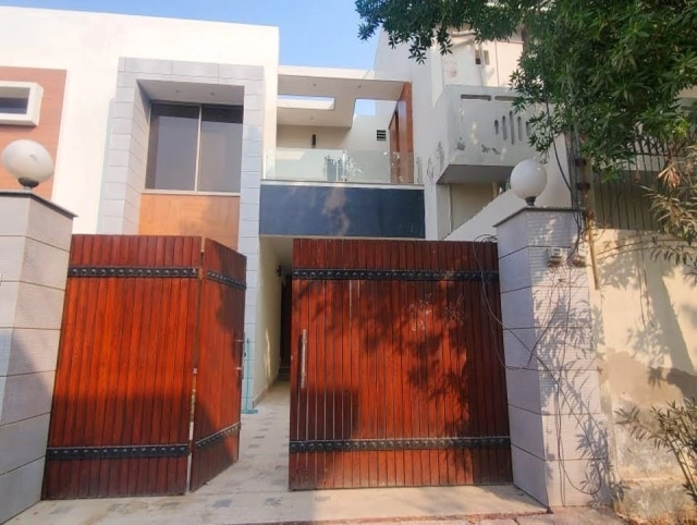 5.5 Marla House Up For rent In Officers Colony, Sargodha
